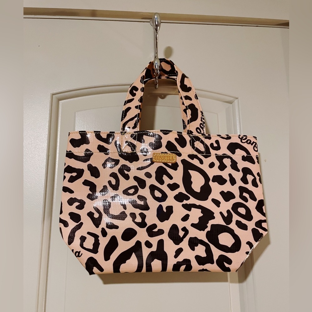 Cheetah print, medium sized